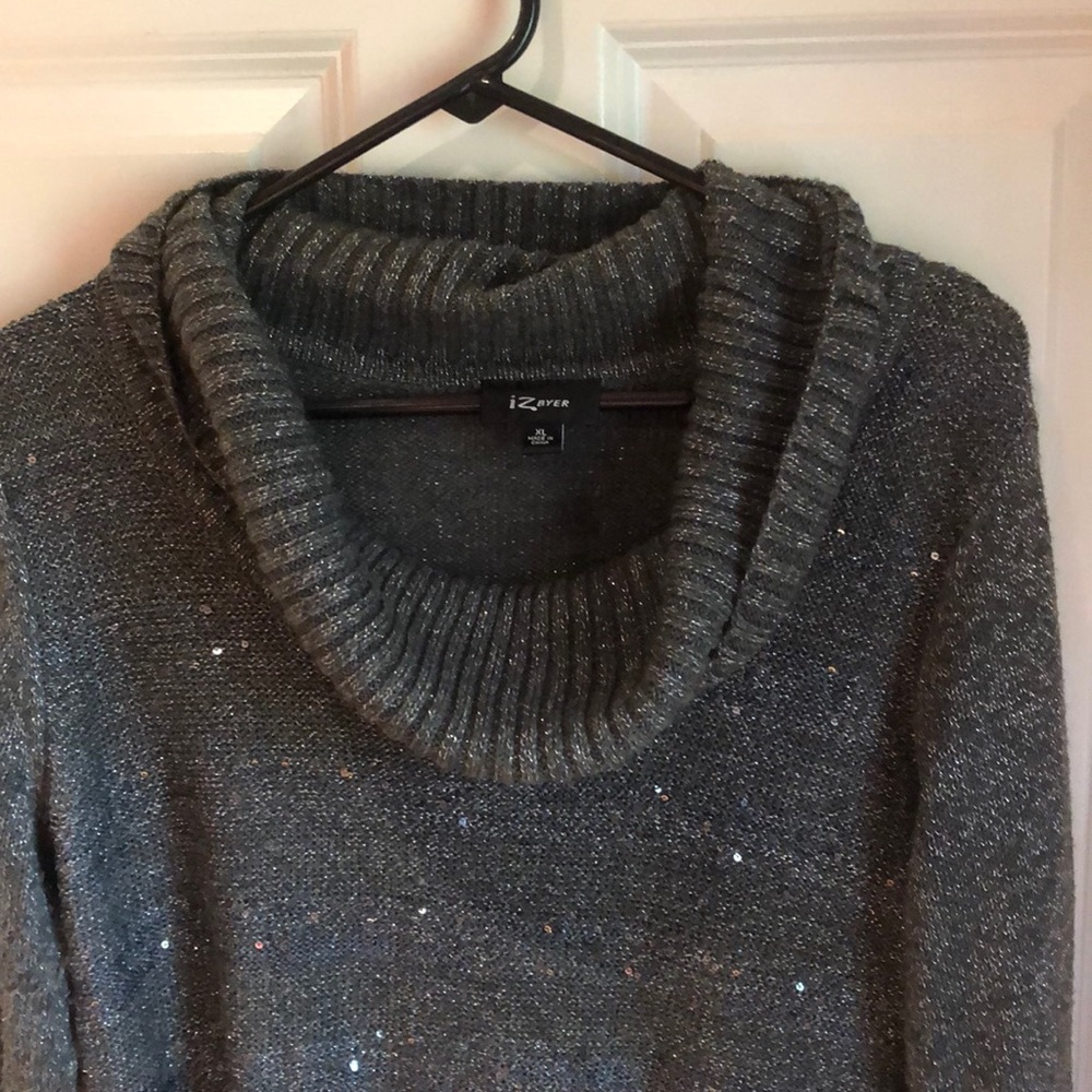 Gray sweater - Picture 2 of 2